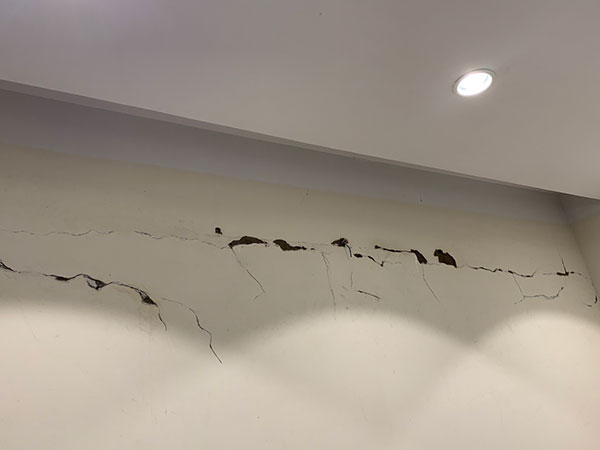 Cách xử lý tường trát bị nứt hiệu quả